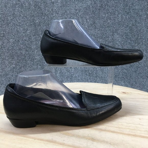 Clarks Shoes Womens 10 M Everyday Slip On Loafers Black Leather Comfort 85130 - Picture 1 of 9